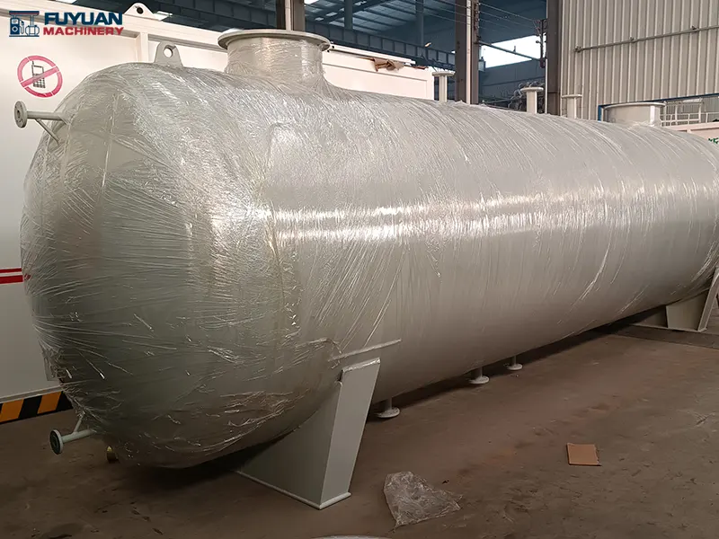 Large Stainless Steel Storage Tanks